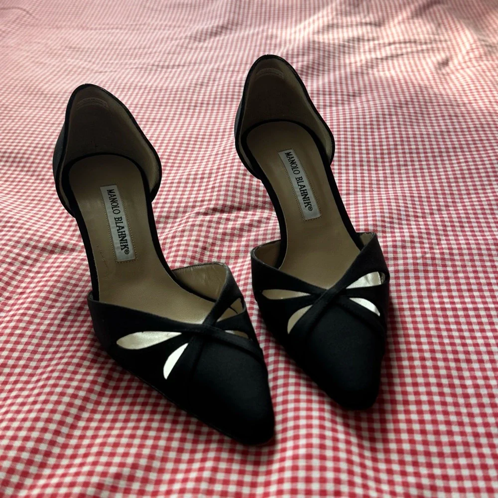 Manolo Blahnik Black Satin D'Orsay Pumps/Kitten Heels - Picture 6 of 8